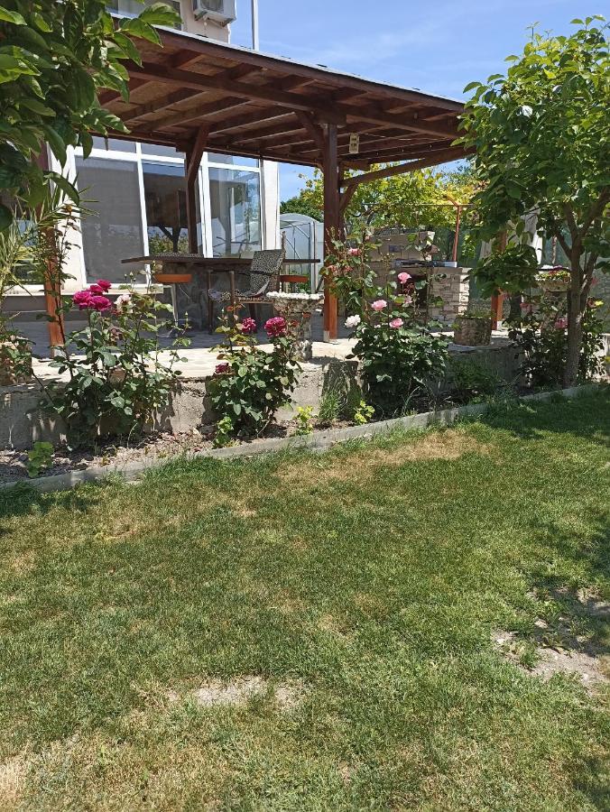 Appartement Stai Za Gosti Bazdarovi à Byala  Extérieur photo