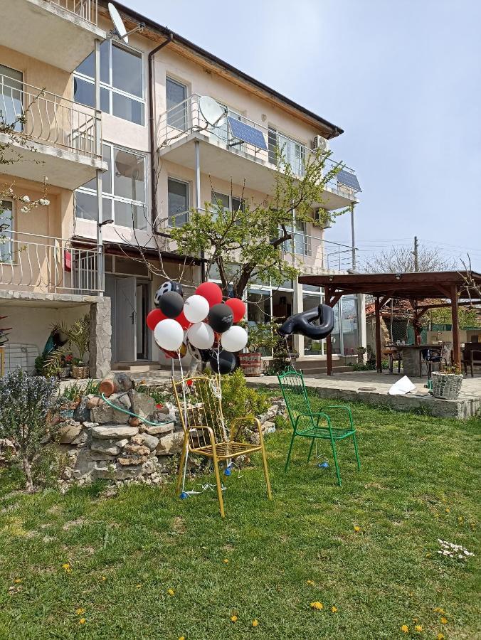 Appartement Stai Za Gosti Bazdarovi à Byala  Extérieur photo